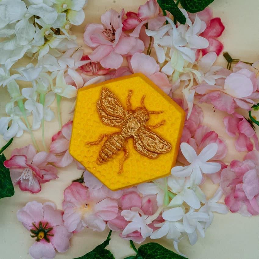 Queen Bee Bath Bomb