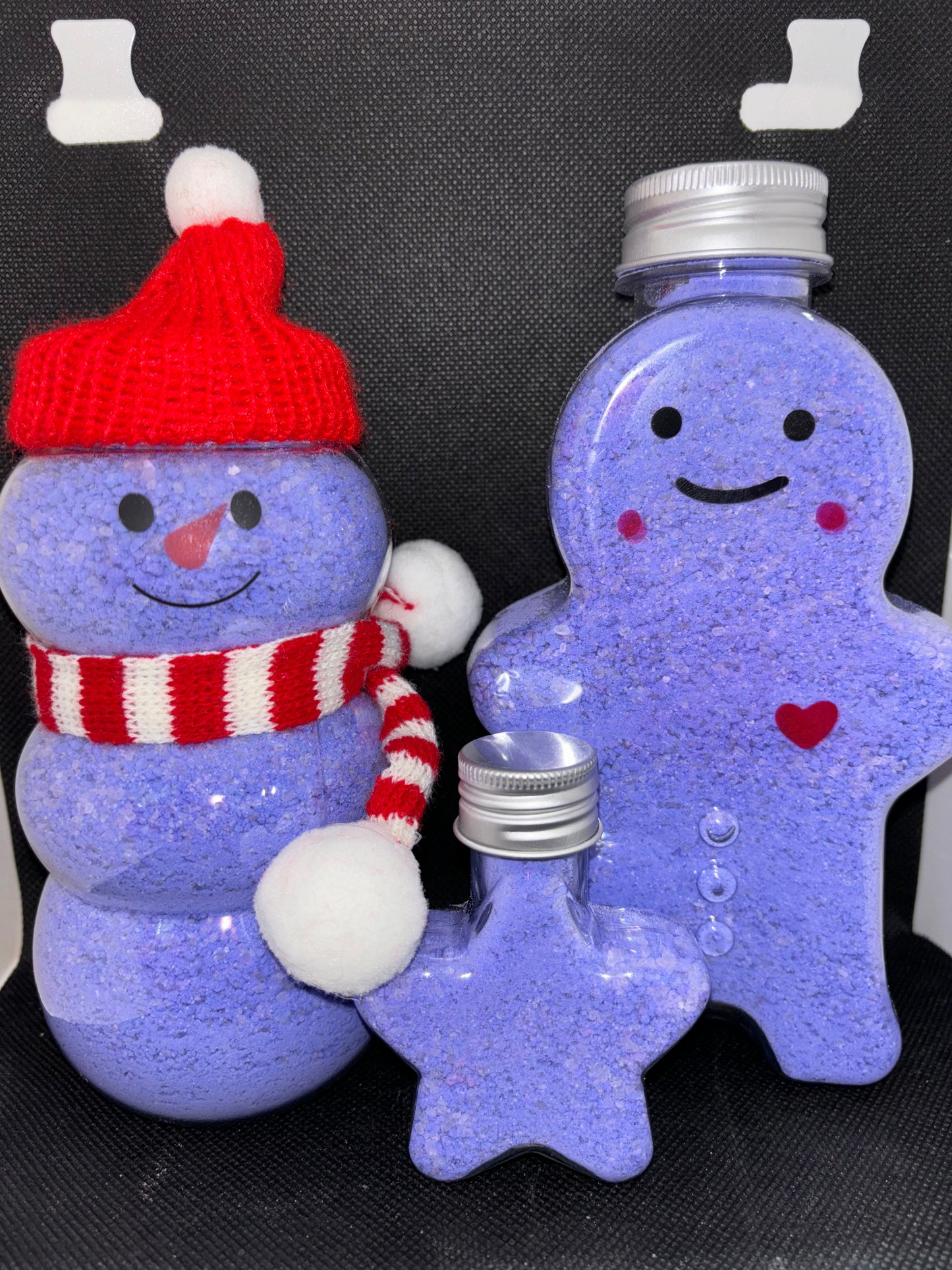 Christmas Character Foaming Bath Salt Tubs - Gingerbread Men, Snowmen, Stars.