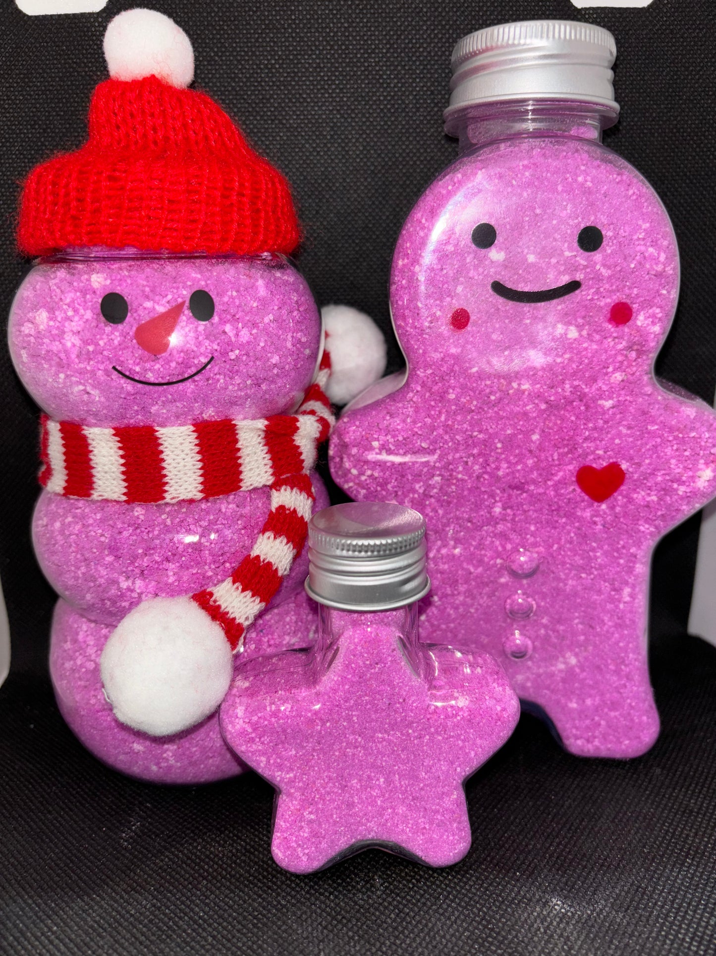 Christmas Character Foaming Bath Salt Tubs - Gingerbread Men, Snowmen, Stars.