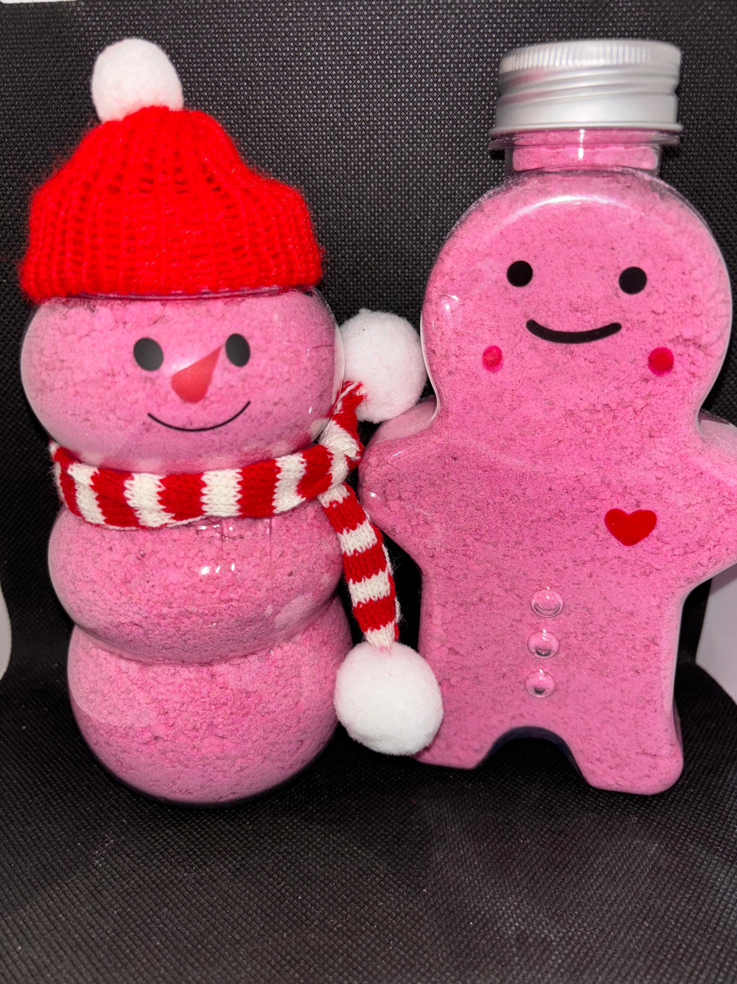 Christmas Character Foaming Bath Salt Tubs - Gingerbread Men, Snowmen, Stars.