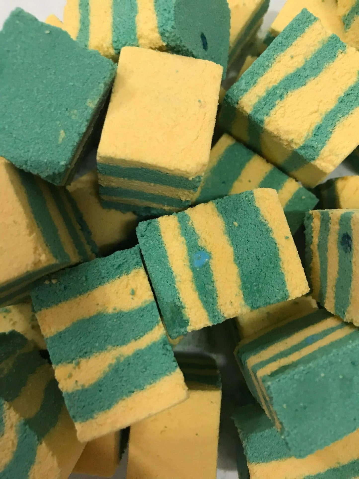 Foaming Bath Rocks (4-6 Per Bag)